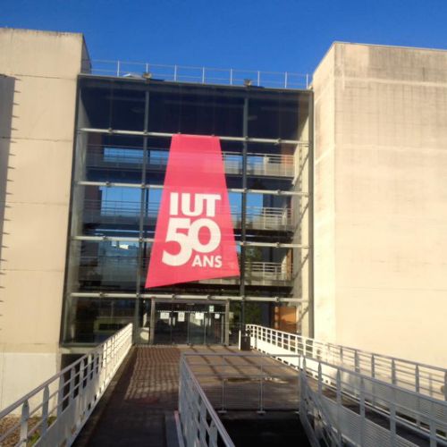 Pose microperforés sur verrire IUT de Rouen
