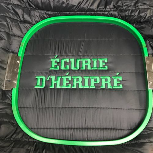 Broderie 1 couleur sur doudoune pour Ecurie d'Héripré